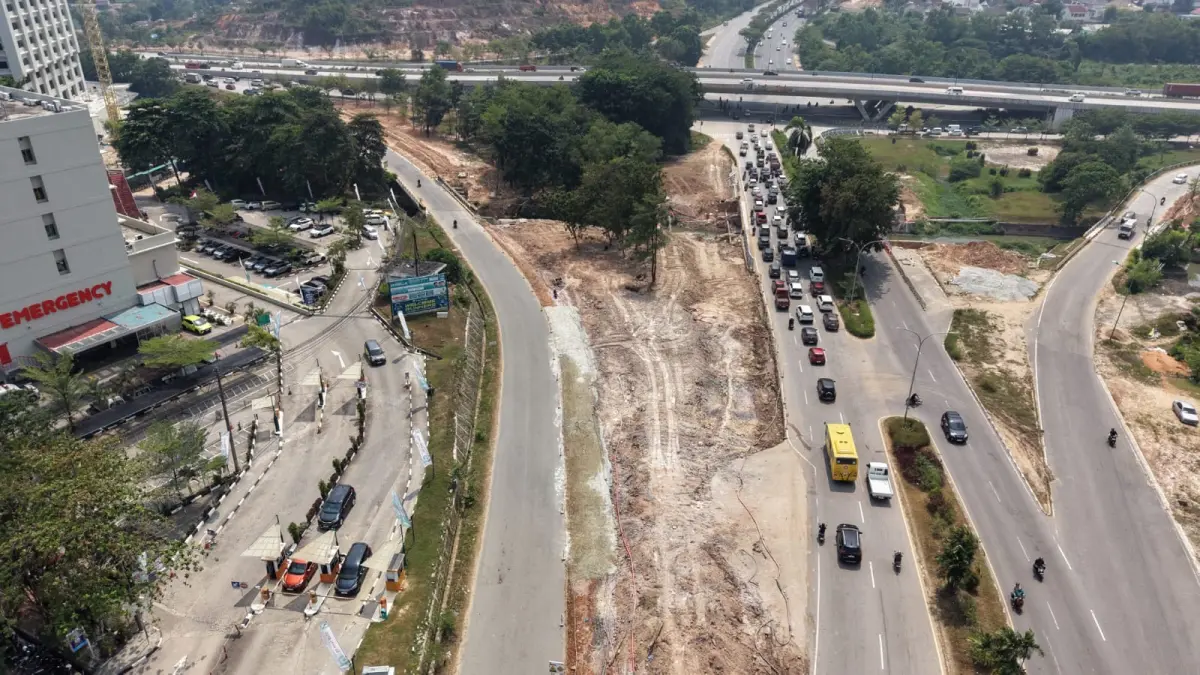 Pekerjaan peningkatan Jalan Gajah Mada segmen Landing Point Fly Over–Simpang Lalan Madani, Batam, terus dikebut. Hingga 24 Agustus 2026, progres fisik pekerjaan mencapai 39,194 persen. Foto: BP Batam 