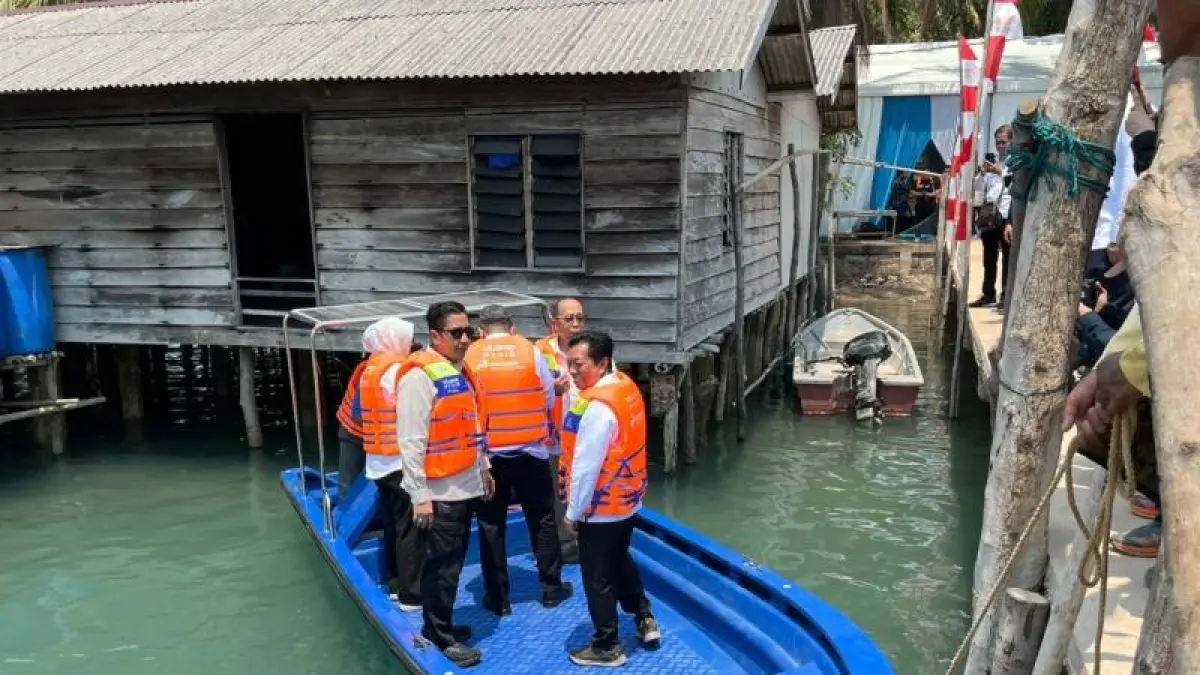 Kapal tenaga surya yang diberikan kepada masyarakat Pulau Sembur oleh pihak PT Pertamina (Persero) di Batam, Kepri, Selasa (25/8/2026). (ANTARA/Angiela)