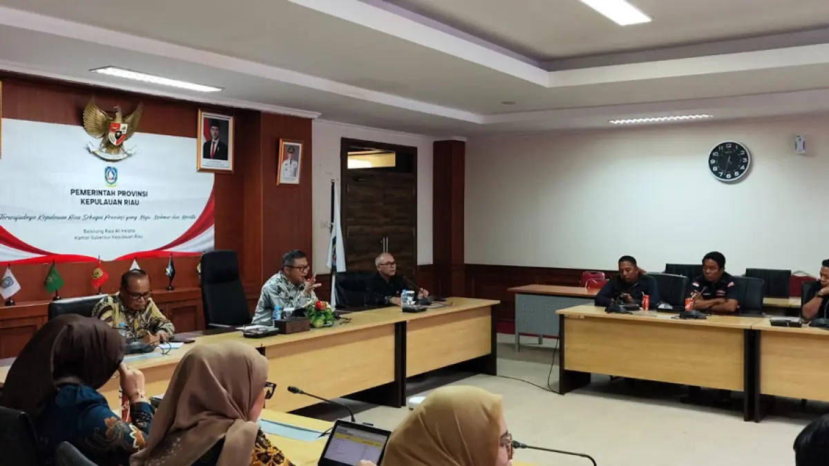 Dinas Perkim Kepri saat melakukan diskusi publik dan pembentukan Satgas Program 3 juta rumah, Kamis (27/8). F. Mohamad Ismail/Batam Pos