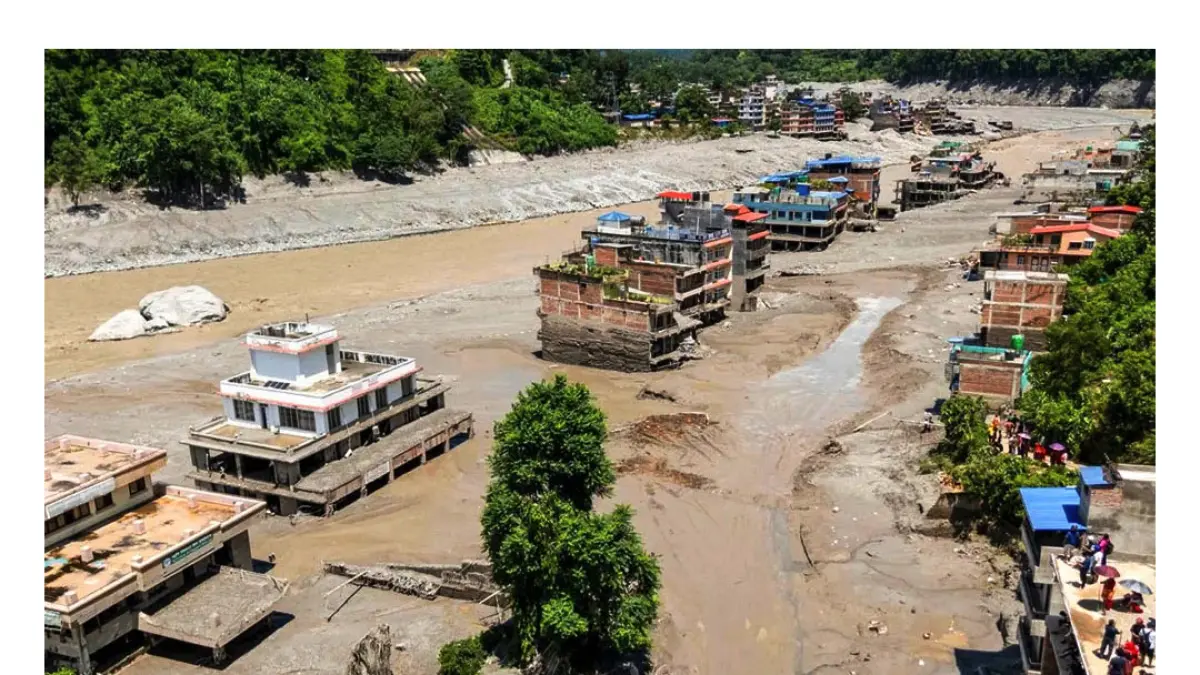 Foto udara kondisi rumah yang terdampak banjir bandang dan tanah longsor di Nuwakot, Nepal, Kamis (27/8). Foto: ANTARA FOTO/Xinhua/Sulav Shrestha/agr