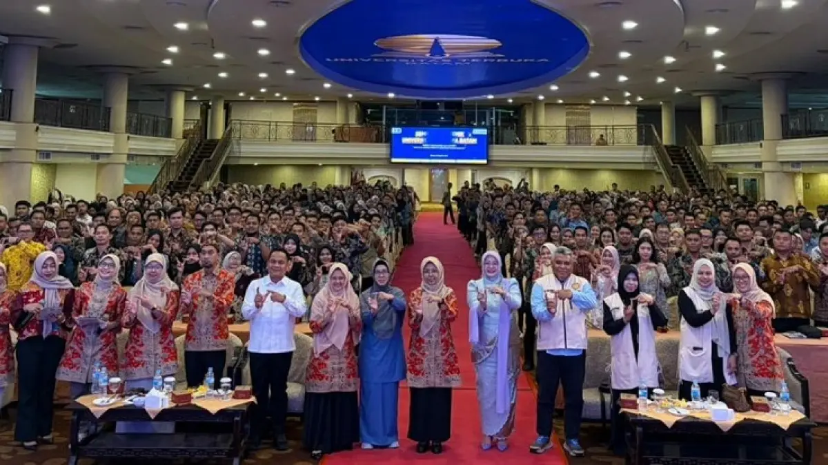 Seminar Akademik UT Batam membekali calon wisudawan dengan materi integritas dan inovasi. Foto: Istimewa