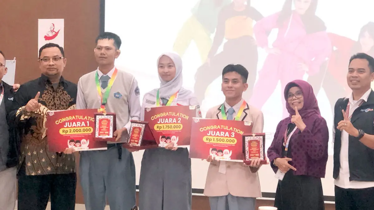 Nabiel Raia Zupharie, siswa SMAN 3 Karimun, meraih juara pertama dalam ajang AHM Best Student 2026 Regional Kepulauan Riau yang mengusung tema “Gen Z Berkarya, Indonesia Berdaya”. Foto: Honda untuk Batam Pos