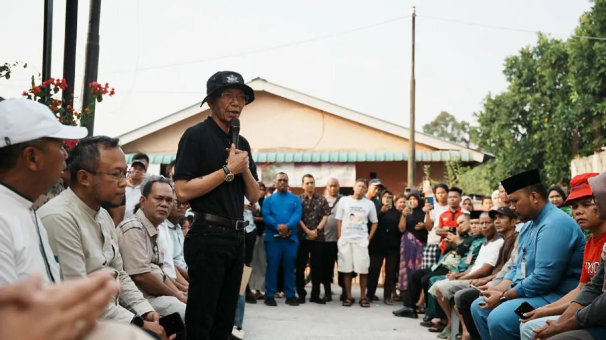 Kepala BP Batam, Amsakar Achmad, turun langsung meninjau kondisi warga di Kavling Sagulung Berseri, Sei Lekop, RW 8 RT 3 dan RT 5, pada Jumat (4/9/2026).