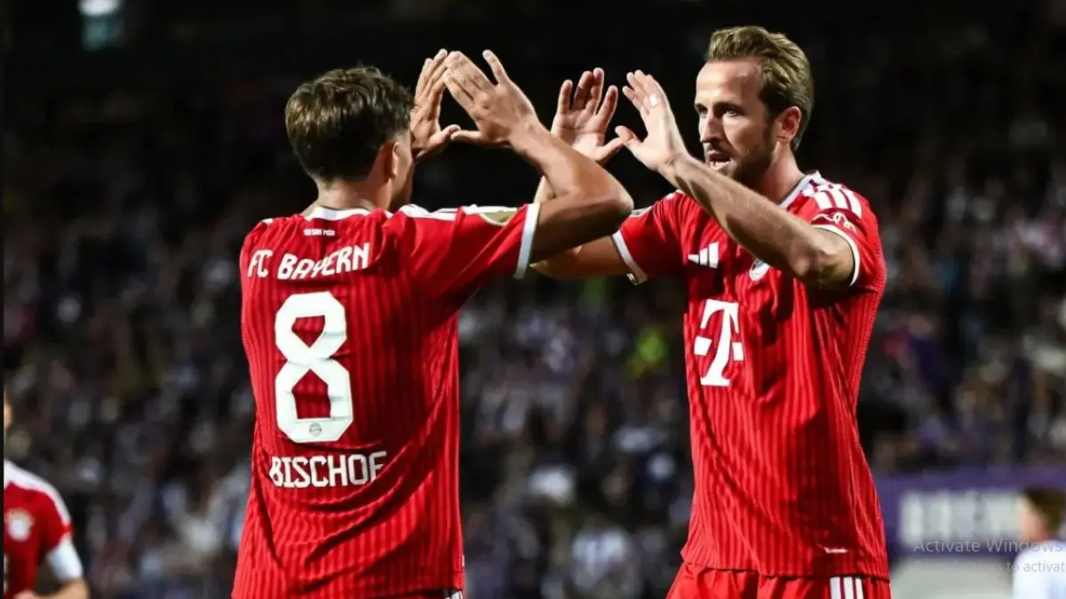 Prediksi skor Schalke 04 vs Bayern Munich di Liga Jerman 2026 diprediksi Bayern juara. Simak kondisi pemain dan peluang kemenangan Die Roten. Bayern Munich diprediksi mampu mengalahkan Schalke 04 pada laga Bundesliga di Veltins-Arena. (Bayern Munich)