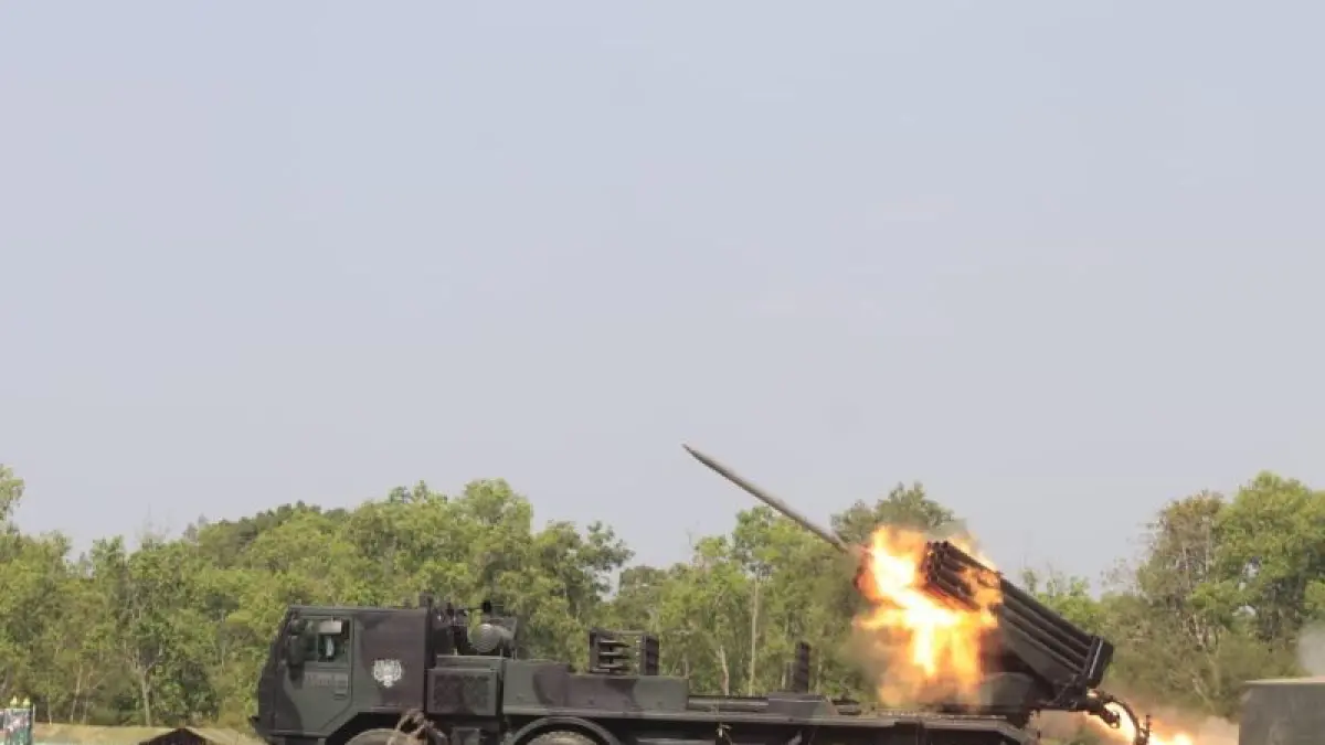 Korps Marinir TNI AL mengerahkan peluncur roket MLRS Vampire dalam ajang Latgabma Super Garuda Shield (SGS), di Pusat Latihan Tempur (Puslatpur) Baturaja, Sumatera Selatan, Jumat (4/9/2026). ANTARA/HO-Dispen Korps Marinir)
