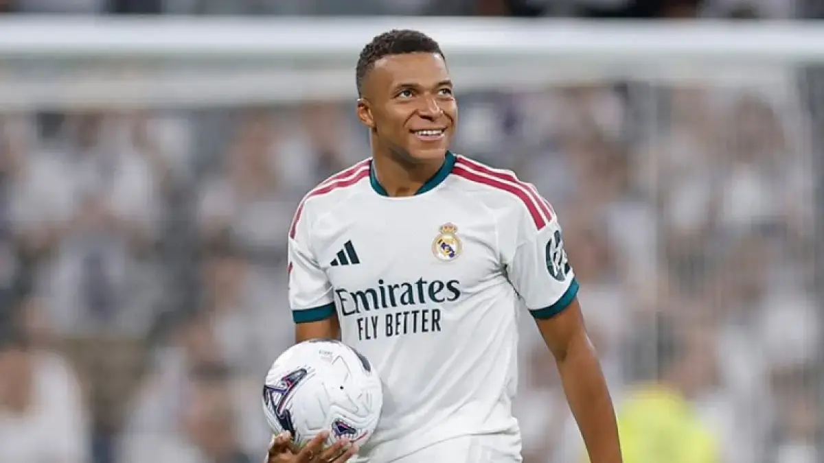 Kylian Mbappé  (ig @realmadrid)