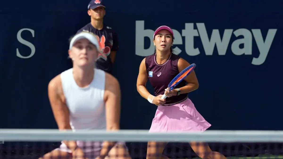 GANDA putri Routliffe/Sutjiadi Aldila (kanan) bertanding pada babak pertama ganda putri National Bank Open 2026 di Toronto, Kanada, Jumat (7/8). Foto: ZOU ZHENG/AFP