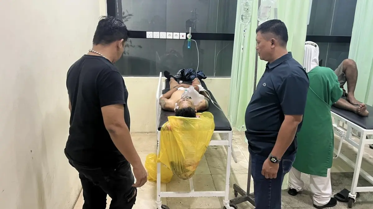 Korban penikaman di Bengkong saat dirawat di RS Harapan Bunda. F.Istimewa