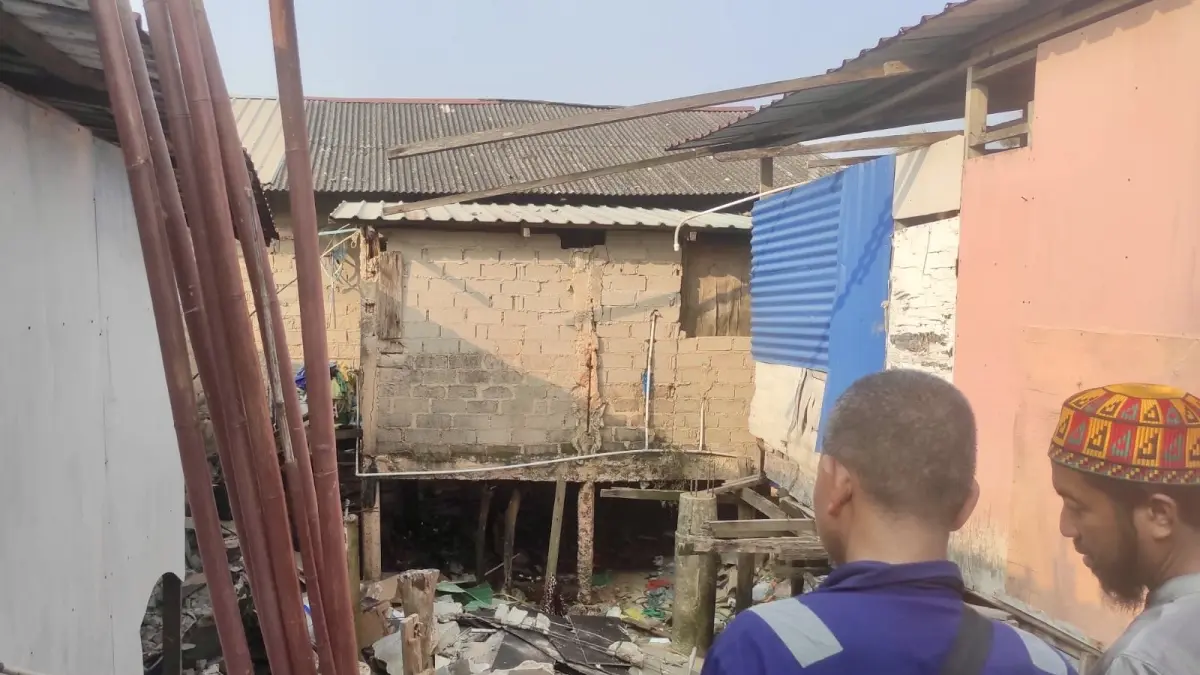 Lokasi rumah pelantar yang roboh dan menewaskan IRT di Batumerah, Batuampar, Selasa (8/9) siang. F.Cecep Mulyana/Batam Pos