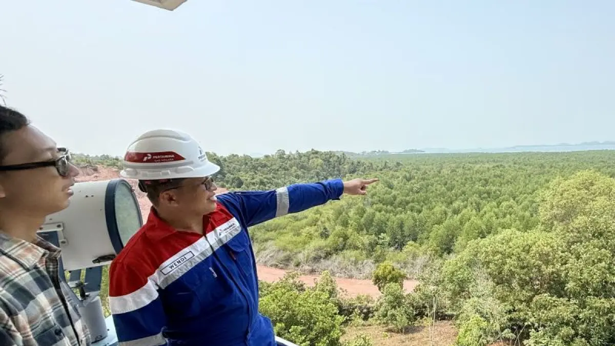 Area Head PGN Batam Wendi Purwanto di kawasan stasiun PLTMG Panaran Batam, Kepri. (ANTARA/HO-Istimewa)