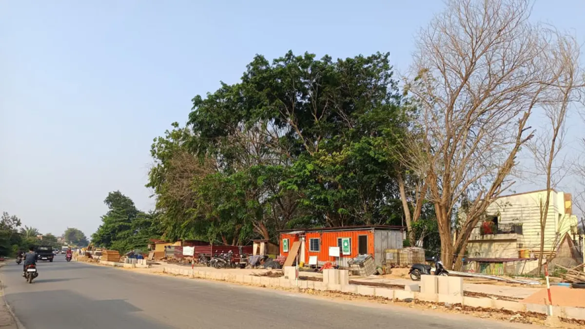 Jalan Tengku Sulung. Ruas jalan tersebut akan ditutup sementara mulai Kamis (10/9) selama maksimal dua pekan untuk pekerjaan peningkatan badan jalan sekaligus penanganan genangan banjir. F. Jamaludiin Lobang / Batam Pos