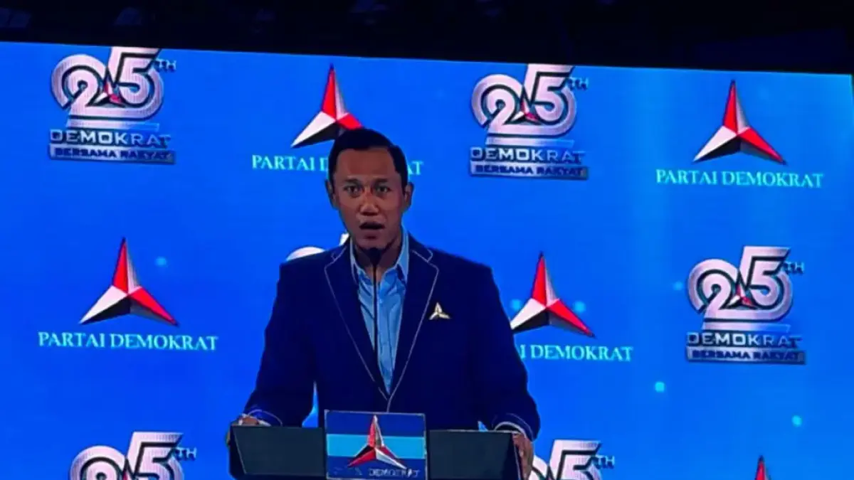 Ketua Umum Partai Demokrat Agus Harimurti Yudhoyono (AHY) menyampaikan sambutan dalam acara puncak HUT ke-25 Partai Demokrat di Indonesia Arena, Gelora Bung Karno (GBK) Jakarta pada Rabu (9/9). (Muhamad Ridwan/JawaPos.com)