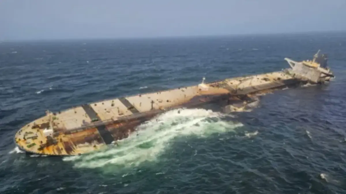Serangan Amerika Serikat terhadap kapal tanker picu ancaman tumpahan minyak di kawasan teluk (Al-Jazeera)