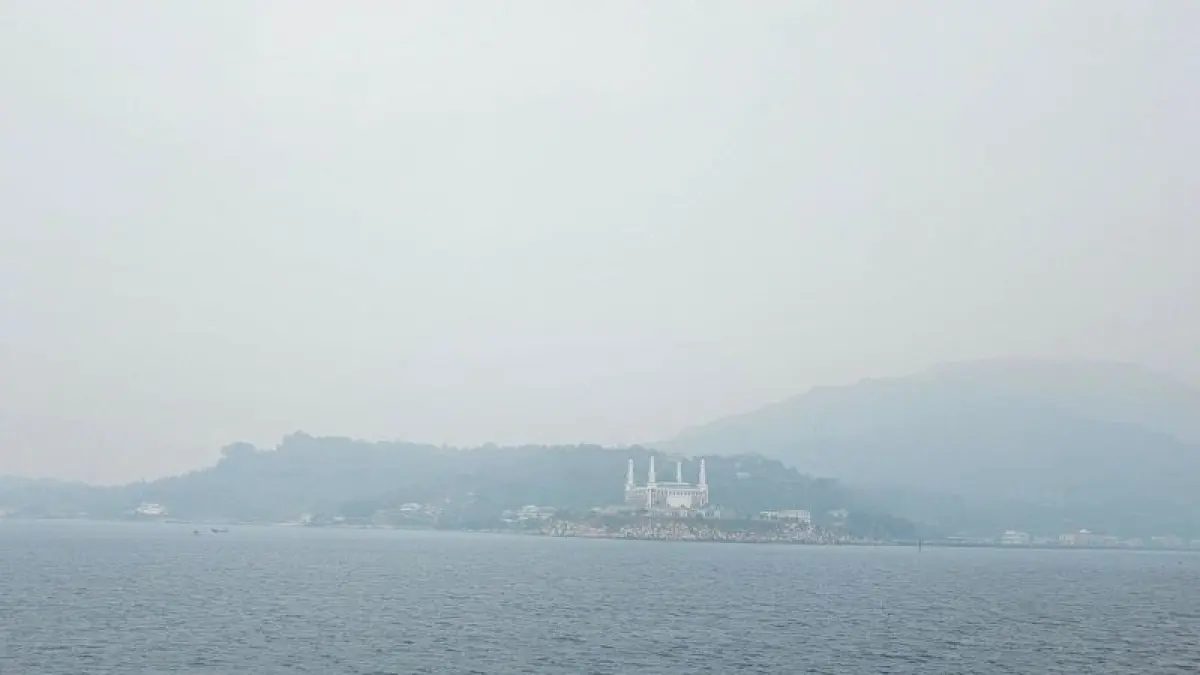 Kabupaten Kepualauan Anambas, Provinsi Kepulauan Riau diselimuti kabut asap pada Ahad (13/9/2026). ANTARA/Muhamad Nurman