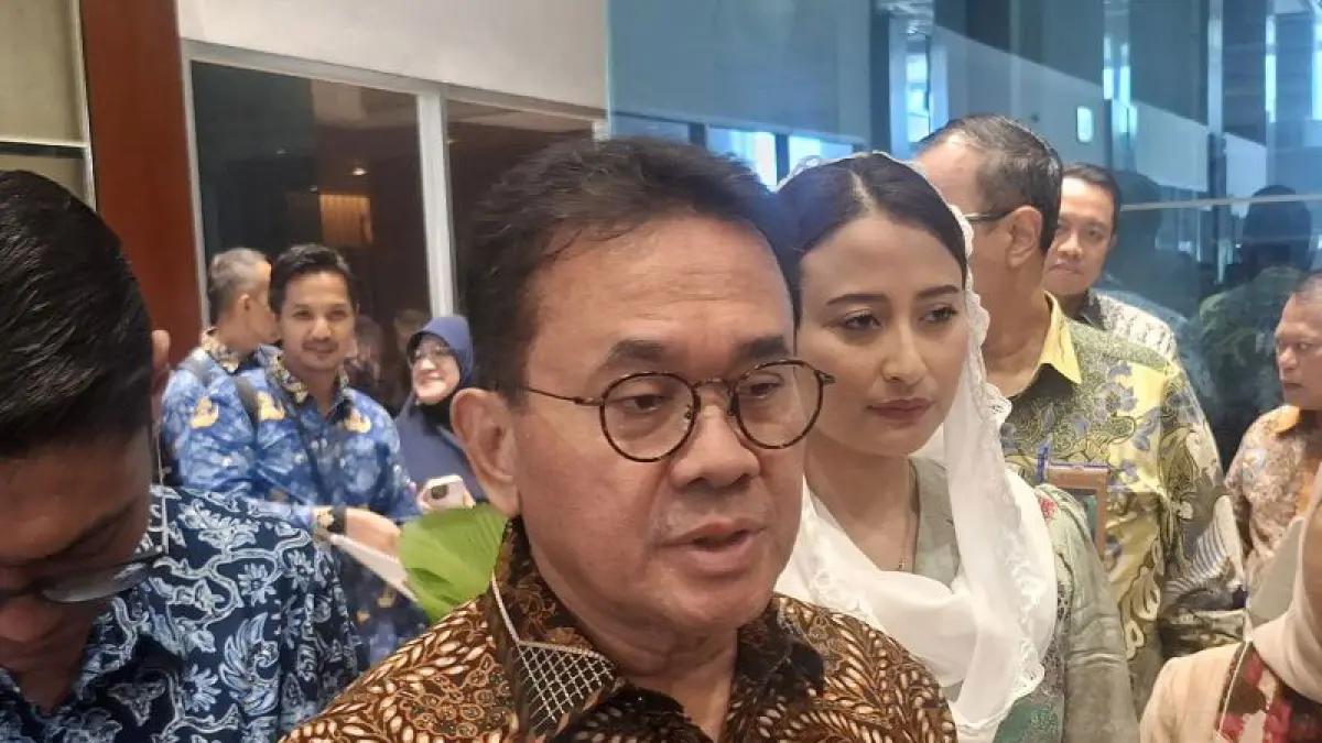Menteri Perdagangan Indonesia Budi Santoso berbicara kepada wartawan di Kompleks Parlemen di Jakarta pada Kamis (17 September 2026). (ANTARA/Aria Ananda)