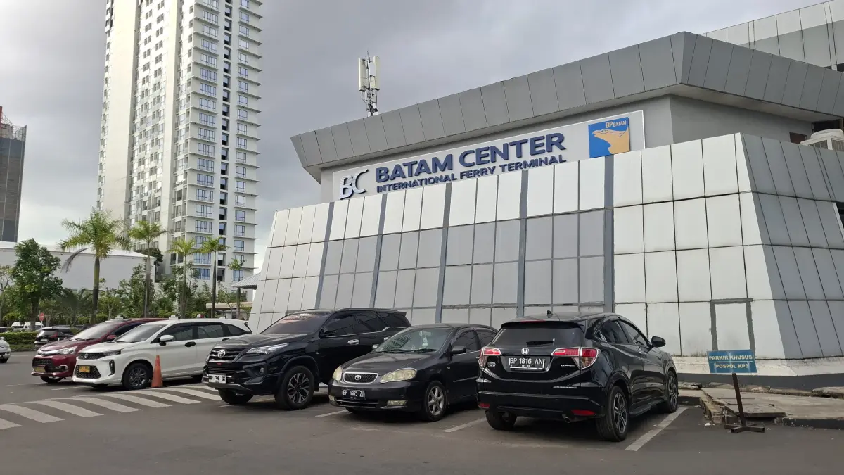 Suasana Pelabuhan Internasional Batam yang menjadi embarkasi dengan jumlah terbesar, Jumat (18/9) F. Jamaluddin/Batam Pos