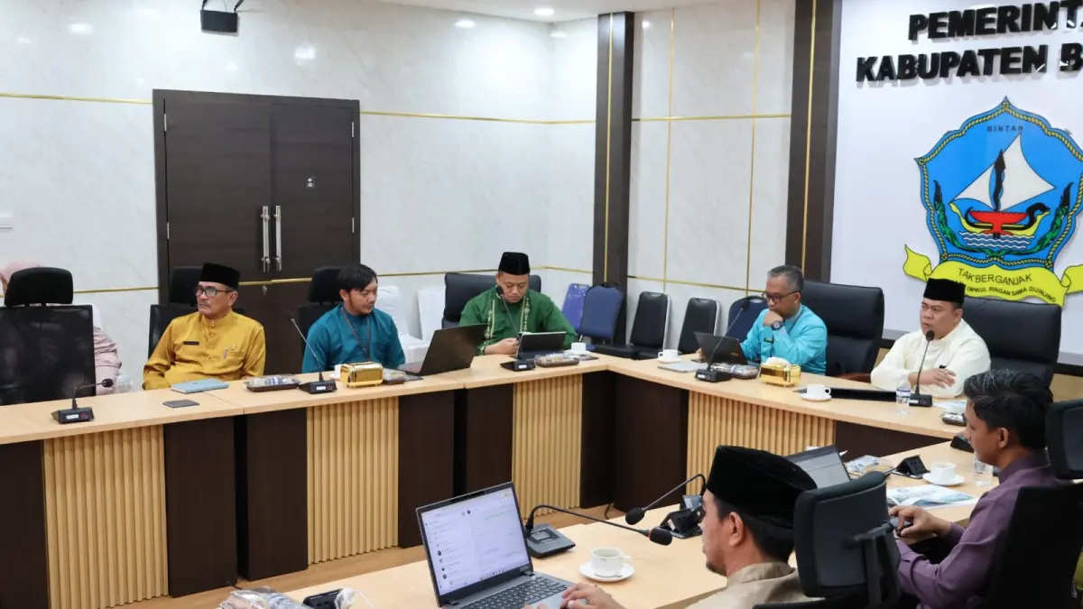 Sekda Bintan, Ronny Kartika mengikuti rakor secara virtual bersama Kemendagri RI, Selasa (22/9/2026). F. Zoko untuk Batam Pos