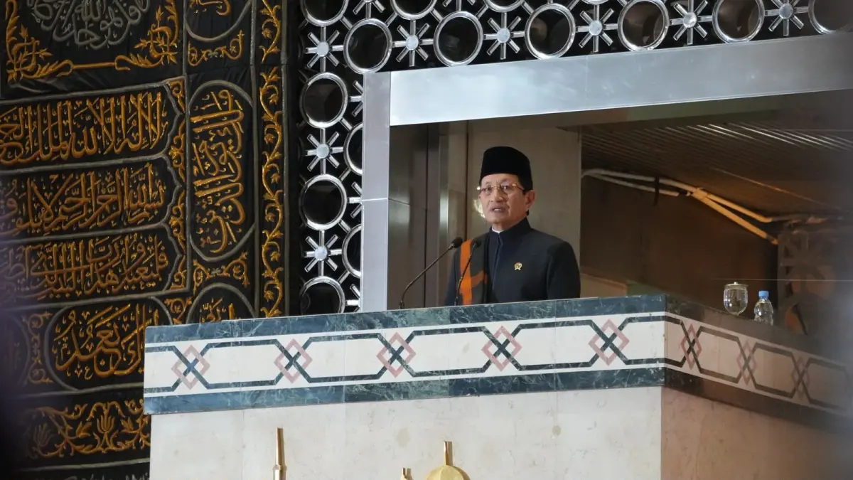 Menteri Agama Nasaruddin Umar saat menjadi khatib di Masjid Istiqlal, Jakarta, Jumat (25/9). F. Humas Kemenag.