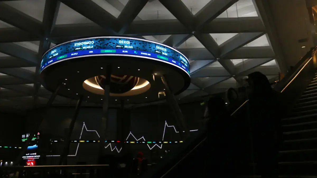 IHSG melemah 3,09 persen sepekan ke level 6.241 di akhir September di BEI. Volume dan aksi jual asing jadi sorotan pasar saham Jakarta. (JawaPos)