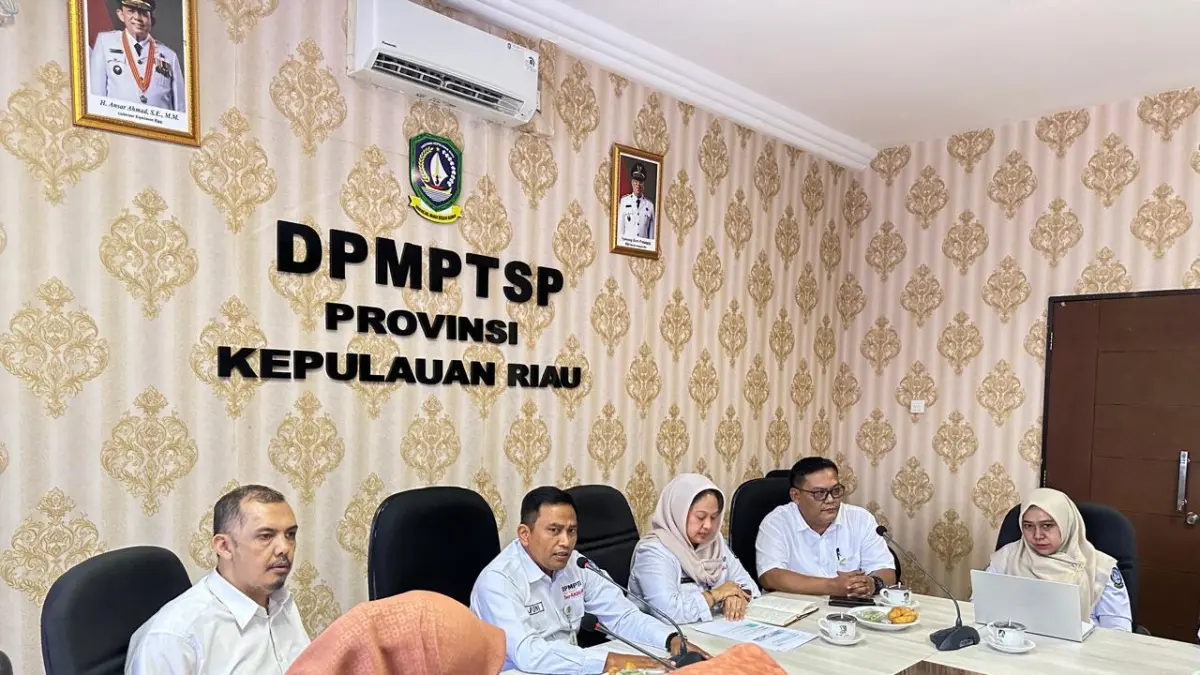Launching platform JONG yang dirangkaikan dengan Bimbingan Teknis (Bimtek) Laporan Kegiatan Penanaman Modal (LKPM) Triwulan III Tahun 2026 di kantor DPMPTSP Kepri, Dompak, Tanjungpinang, Rabu (30/9).