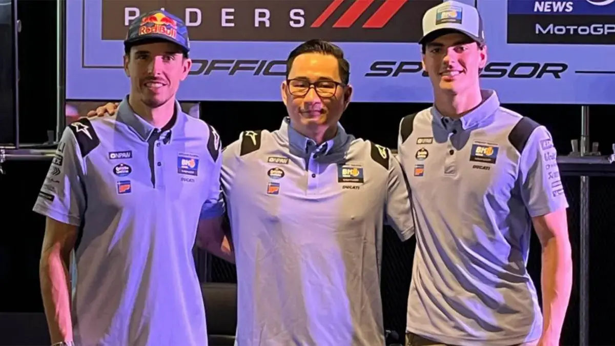 Dua pembalap Gresini Racing, Alex Marquez dan Fermin Aldeguer, hadir dalam acara Meet & Greet BOLD Riders X Gresini Racing di Jakarta, Rabu (7/10). (FOTO: Andika Rachmansyah/JawaPos.com)