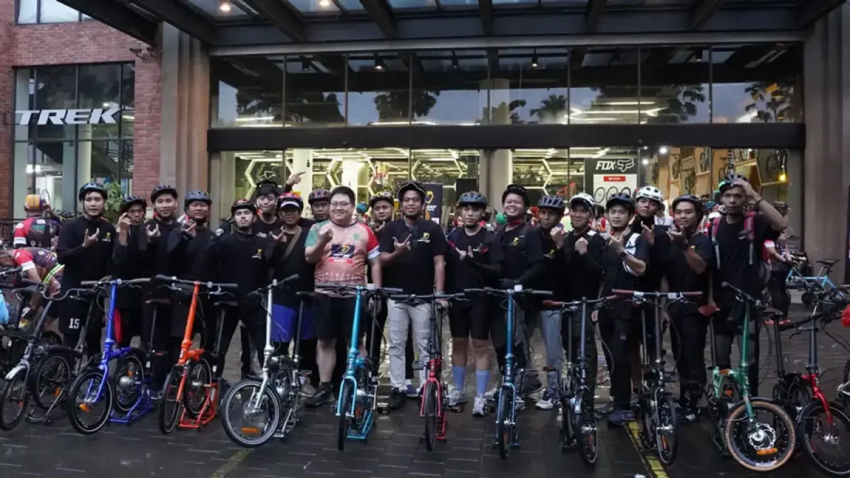 Sepeda kembali menjadi bagian dari aktivitas masyarakat urban. (Dony/JawaPos.com)