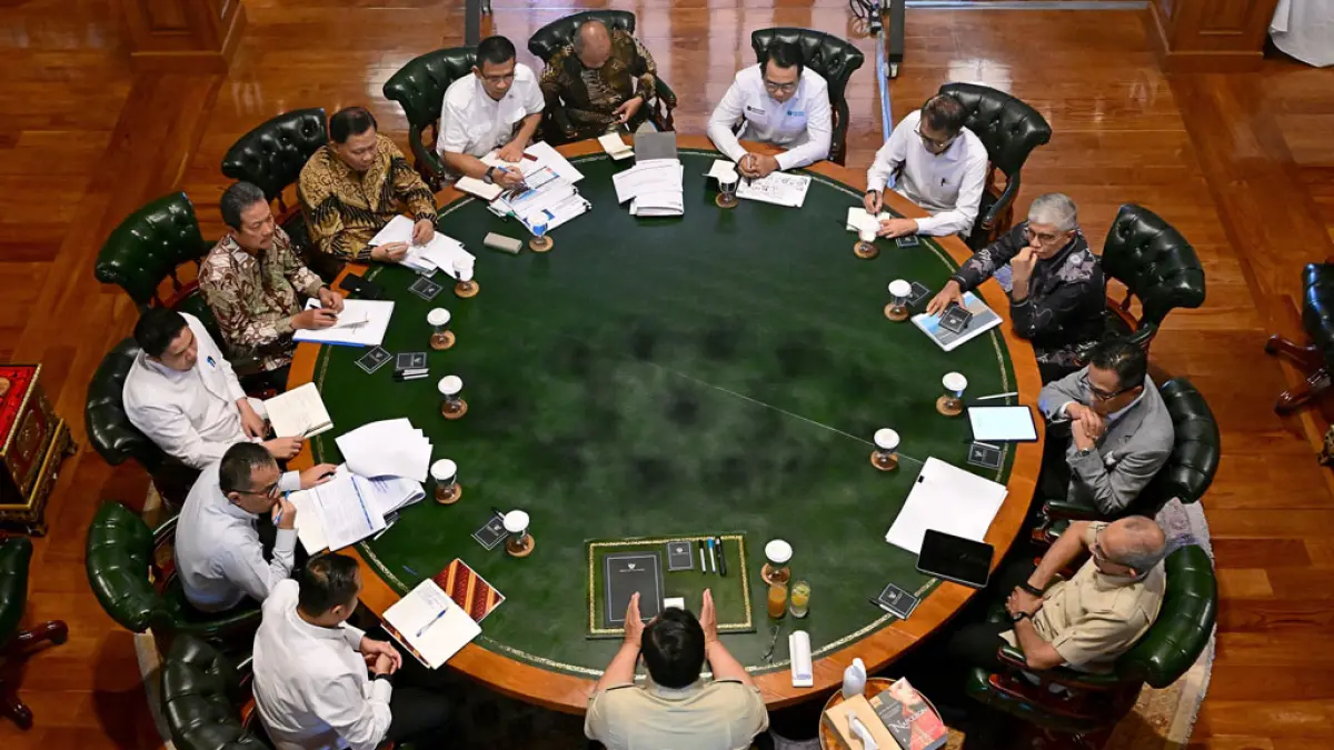 Presiden Prabowo Subianto menerima Menteri Kelautan dan Perikanan Sakti Wahyu Trenggono serta Wakil Menteri Kelautan dan Perikanan Didit Herdiawan Ashaf di kediamannya di Hambalang, Kabupaten Bogor, Provinsi Jawa Barat pada Jumat, 9 Oktober 2026. Foto: BPMI Setpres/Muchlis Jr