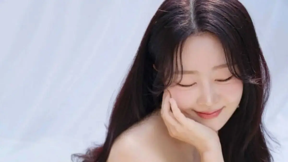 yujeong (x @tang_kira)