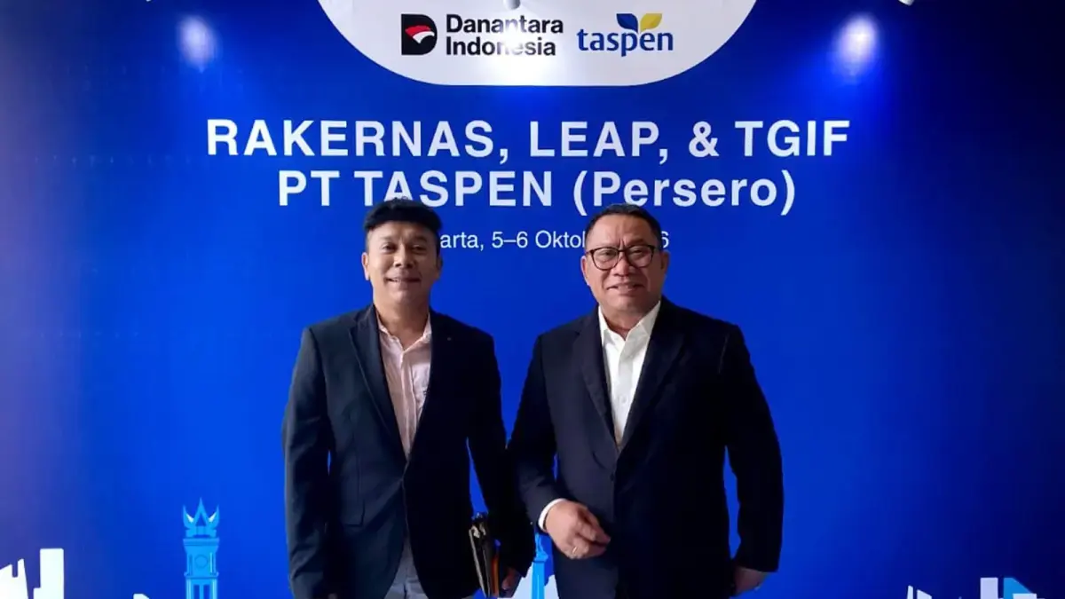 Sekretaris Komite Tata Kelola Dewan Komisaris PT Taspen (Persero) Billy Mambrasar (kiri). (Ist)