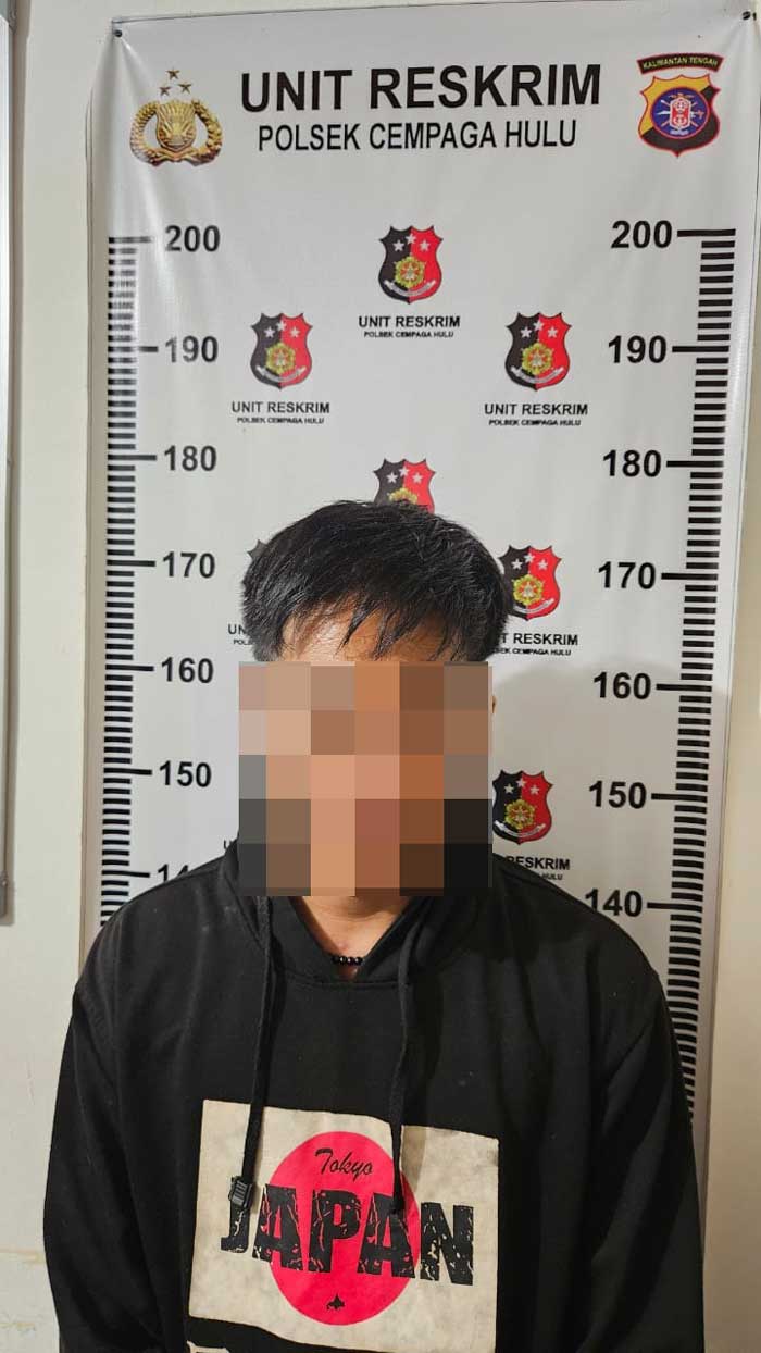 NARKOBA : IR (29), pelaku narkoba diamankan di Mapolsek Cempaga Hulu, Kotim. ISTIMEWA/RADAR SAMPIT