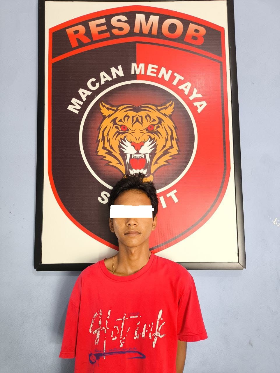 TERSANGKA: G, pemuda 20 tahun ini saat menjalani pemeriksaan di kantor Polisi lantaran mencuri motor, Senin (20/5) lalu.