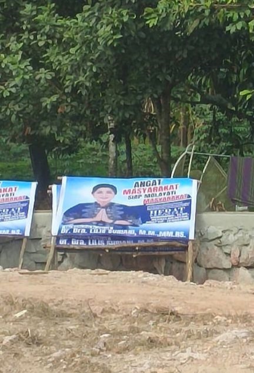 PENCITRAAN: Sejumlah baliho bergambar Pj Bupati Lamandau Lilis Suriani, sebelum disebar di sejumlah titik, Jumat (19/7).