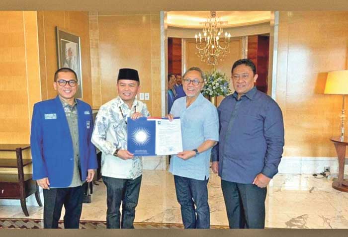 SIAP MENDAFTAR: Agustiar&nbsp;Sabran dipastikan berpasangan dengan Edy Pratowo diusung oleh Partai Gerindra, Partai Keadilan Sejahtera (PKS), dan Partai Amanat Nasional (PAN). &nbsp;