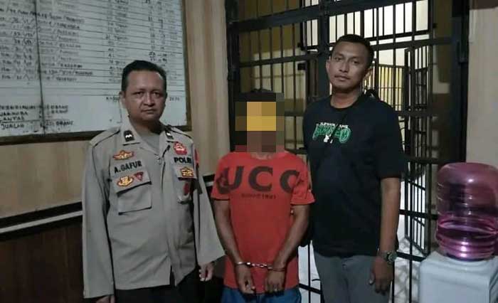 TANGKAP: Polsek Tewang Sangalang Garing dan Pulau Malan ketika menangkap pelaku tindak pidana penganiayaan berat, belum lama ini. ISTIMEWA/RADAR SAMPIT