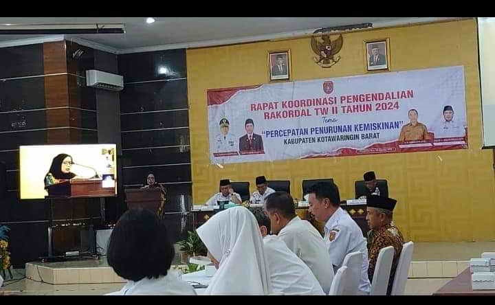 KOORDINASI: Ketua DPRD Kobar Siti Mukaromah memberikan sambutan pada Rakordal Triwulan II tahun 2024, Rabu (28/8/2024).