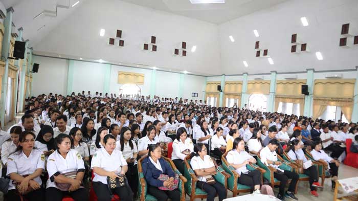 IKUTI : Ratusan tenaga honorer mengikuti kegiatan pendampingan terkait ketentuan dan persyaratan seleksi pengadaan CASN tahun 2024, di GPU Damang Batu, belum lama ini. BKPSDM GUMAS FOR RADAR SAMPIT