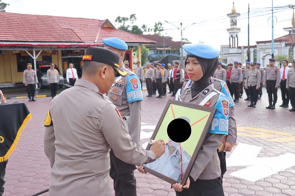Kapolres Kobar AKBP Yusfandi Usman Pimpin Upacara PTDH Personelnya, Jumat (30/8/2024) (Istimewa)