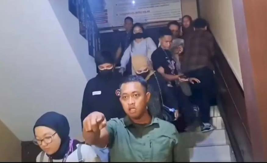 Bodyguard Atta Halilintar ancam mau culik wartawan. (Instagram. jktnews)