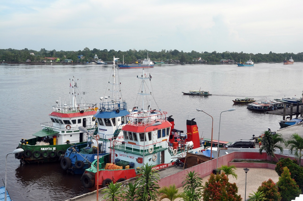 BELUM ADA JEMBATAN: Situasi Sungai Mentaya, sekitar Kota Sampit dan Kelurahan Mentaya Seberang Kecamatan Seranau.