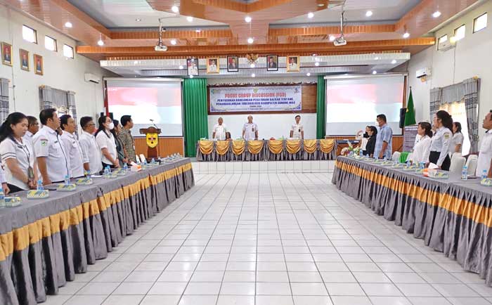 DISKUSI : Suasana pelaksanaan FGD Raperda tentang Penanggulangan TBC di aula kantor Bapperida Gunung Mas, Kamis (12/9/24). DISKOMINFO SANTIK FOR RADAR SAMPIT
