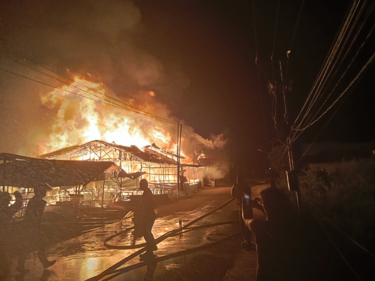 Berkorbar : Suasana tenang warga di Jalan Anoi atau Jalan Mendawai I, dini hari mendadak berubah menegangkan dan heboh. Itu lantaran, Jumat (13/9/2024),sekitar pukul 02.30 WIB
