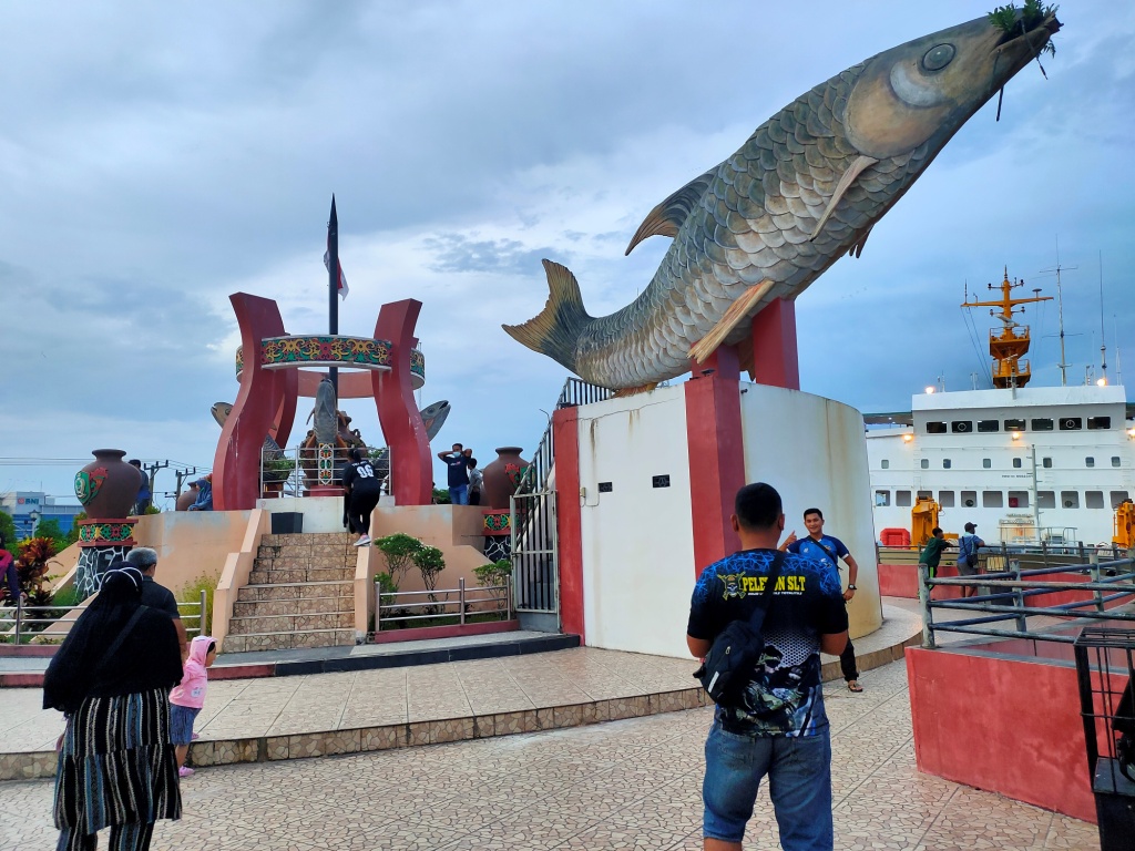 Suasana kawasan wisata Ikon Jelawat pasca sehari setelah dibuka kembali untuk umum, Selasa (28/12) kemarin. (yuni/radarsampit)