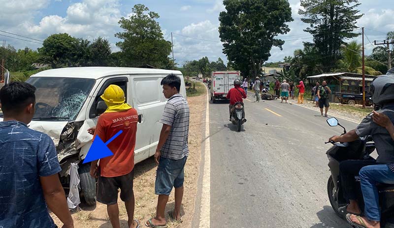 MISTERIUS: Jilbab warna abu-abu yang jadi pertanyaan warga saat kecelekaan maut di Kecamatan Pangkalan Banteng, Senin (16/9/2024)
