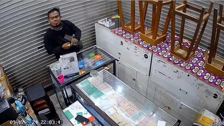 MALING: Wajah pelaku pembobolan toko ponsel di PPM Sampit. (Istimewa)