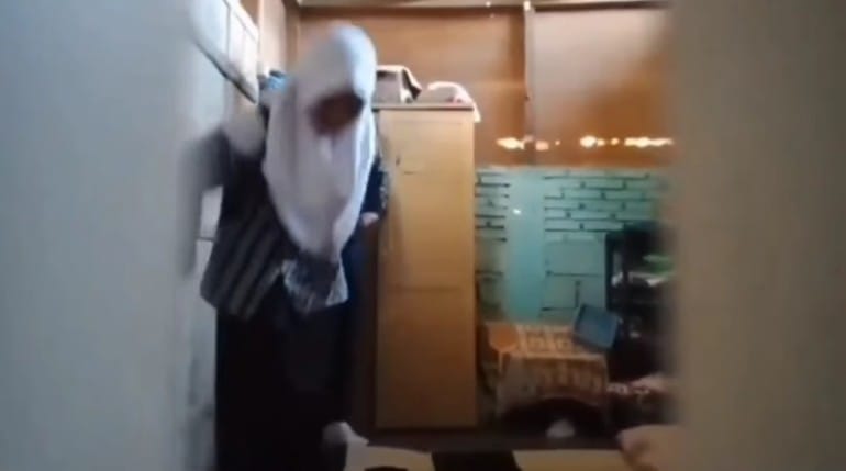 Gambar Potongan Video tindakan tidak senonoh guru dan muridnya. (Istimewa)