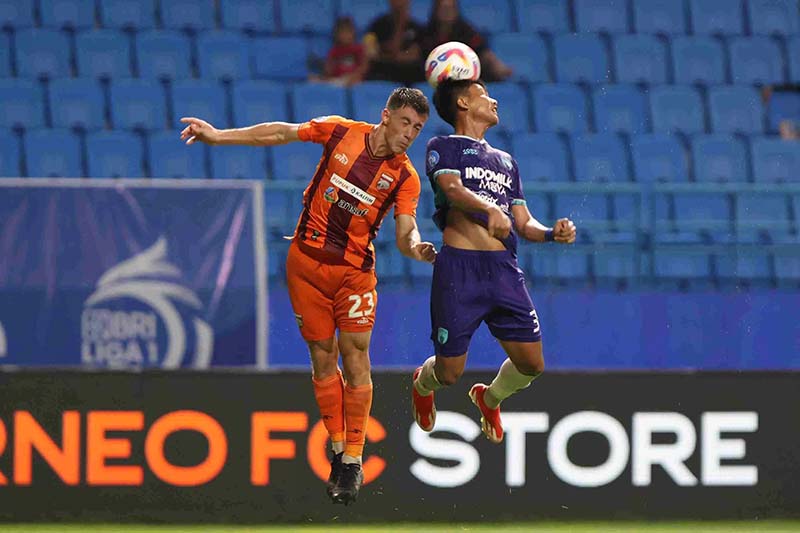 BERMAIN IMBANG: Borneo FC harus berbagi poin dengan Persita Tangerang setelah bermain 0-0 di Stadion Batakan. (Anggi/Kaltim Post)