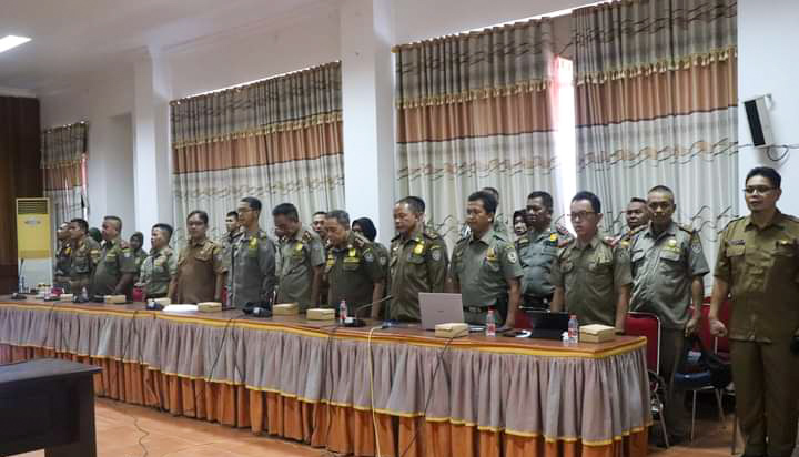 BAHAS RAPERDA : Kegiatan uji publik terkait Rancangan Peraturan Daerah (Raperda) yang digelar Satpol PP Seruyan, Selasa (1/9/24). M. RIFANI DEWANTARA/RADAR SAMPIT