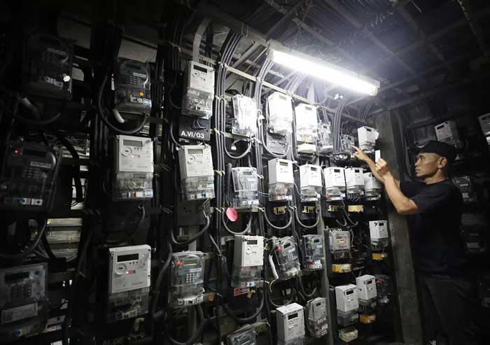 Kementerian Energi dan Sumber Daya Mineral (ESDM) mencatat, konsumsi listrik per kapita di Indonesia mencapai 1.173 kilowatt hour (kWh) pada 2022.FOTO : FEDRIK TARIGAN/ JAWA POS