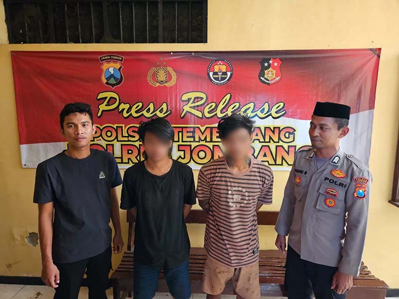 Kakak Beradik asal tembelang, Jombang yang dibekuk polisi usai mengeroyok warga gegara tak terima ibunya dikencani (Istimewa/Radar Jombang)