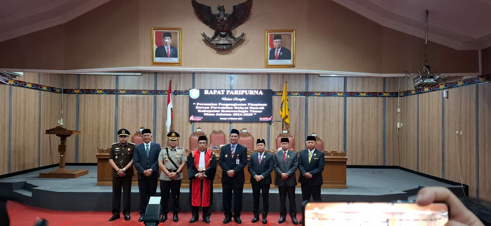 BERSINERGI : Unsur pimpinan DPRD Kotim, Pjs Bupati Kotim bersama unsur forum komunikasi pimpinan daerah (forkopimda), dalam agenda sidang paripurna baru-baru tadi.
